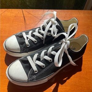 EUC Youth Converse All-Stars Size 3
